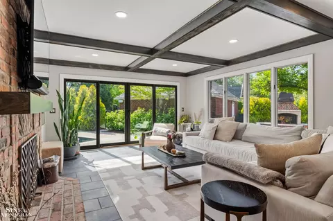 Living - 797 Trombley, Grosse Pointe Park, MI 48230 photo 7 of 10