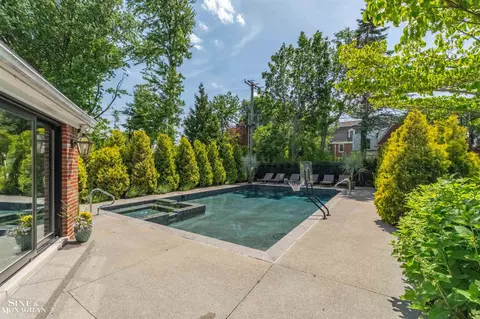 Exterior - 797 Trombley, Grosse Pointe Park, MI 48230 photo 4 of 12