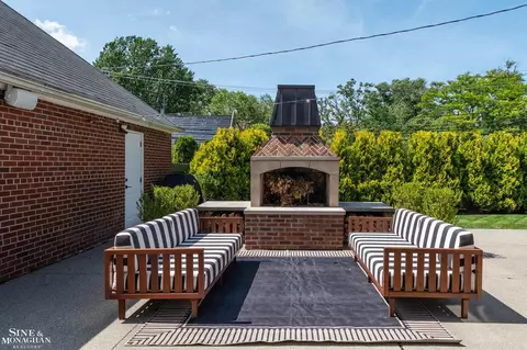 Exterior - 797 Trombley, Grosse Pointe Park, MI 48230 photo 3 of 12