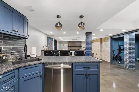 Kitchen - 797 Trombley, Grosse Pointe Park, MI 48230 photo 10 of 11