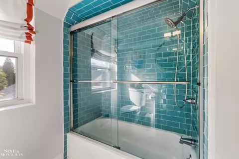 Bath - 797 Trombley, Grosse Pointe Park, MI 48230 photo 4 of 5