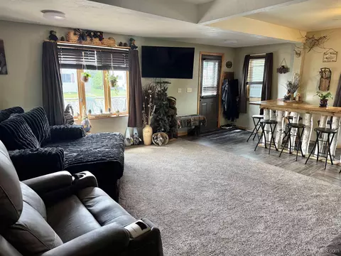 Living - 809 E Pierce, Wakefield, MI 49968 photo 3 of 3