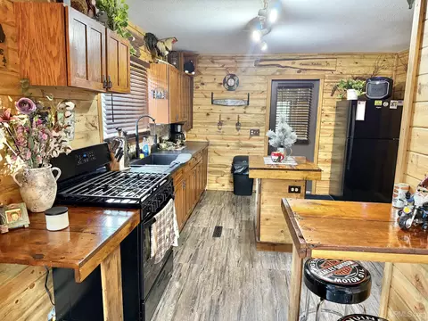 Kitchen - 809 E Pierce, Wakefield, MI 49968 photo 1 of 5