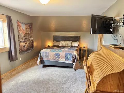 Bedroom - 809 E Pierce, Wakefield, MI 49968 photo 1 of 4