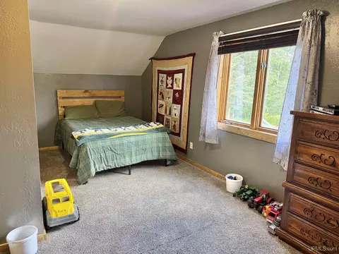 Bedroom - 809 E Pierce, Wakefield, MI 49968 photo 3 of 4