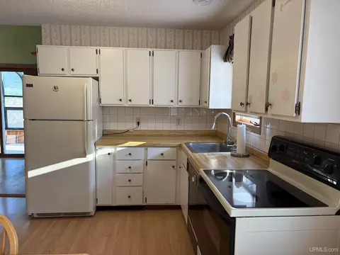 Kitchen - E8183 Alice, Ramsay, MI 49959 photo 2 of 5