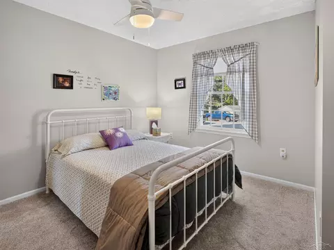 Bedroom - 2811 Huckleberry Trl, Farwell, MI 48622 photo 2 of 5