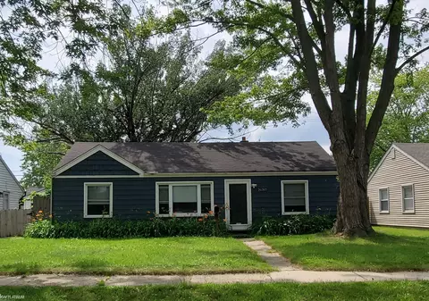 26315 Beaconsfield, Roseville, MI 48066