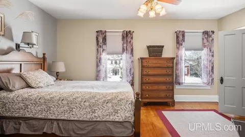 304 S 7th, Escanaba, MI 49829 photo 24