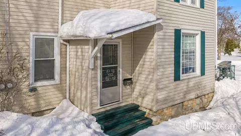 304 S 7th, Escanaba, MI 49829 photo 5