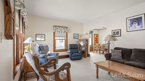 304 S 7th, Escanaba, MI 49829 photo 17
