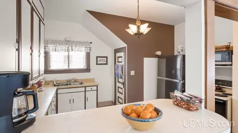 304 S 7th, Escanaba, MI 49829 photo 7