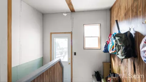 304 S 7th, Escanaba, MI 49829 photo 34