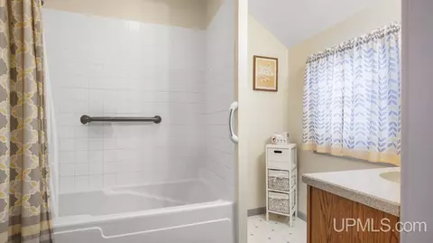 304 S 7th, Escanaba, MI 49829 photo 19