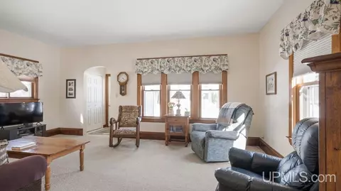 304 S 7th, Escanaba, MI 49829 photo 15