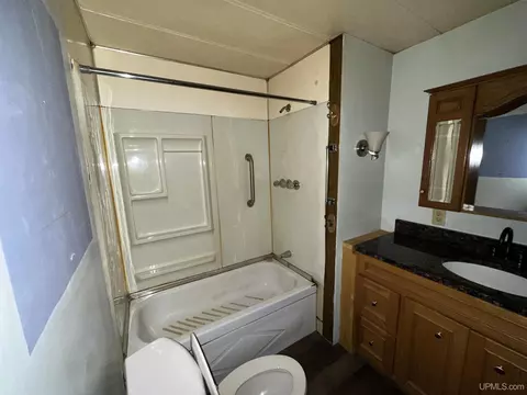 Bath - 8523 Co Rd 496, Ishpeming, MI 49849 photo 1 of 1