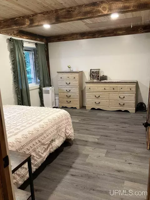 Bedroom - n3395 Raspberry Lane, Munising, MI 49862 photo 2 of 6