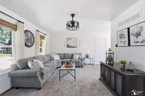 Living - 650 Dane, Monroe, MI 48162 photo 1 of 3