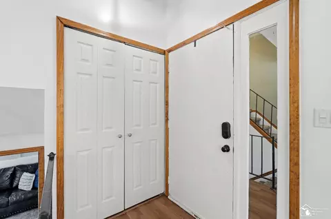 Entry Way - 650 Dane, Monroe, MI 48162 photo 2 of 3