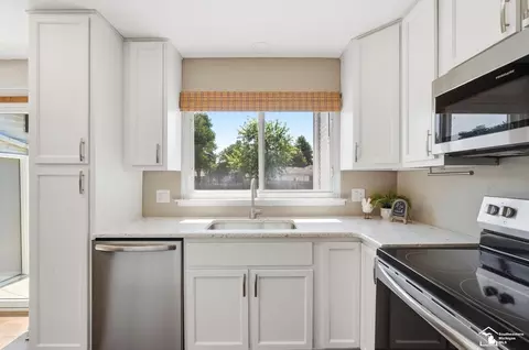 Kitchen - 650 Dane, Monroe, MI 48162 photo 3 of 4