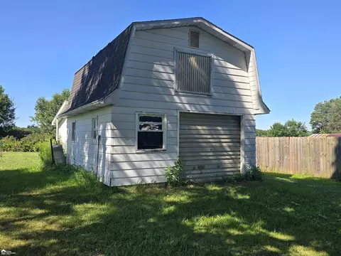 Exterior - 3283 E Dodge, Clio, MI 48420 photo 4 of 7