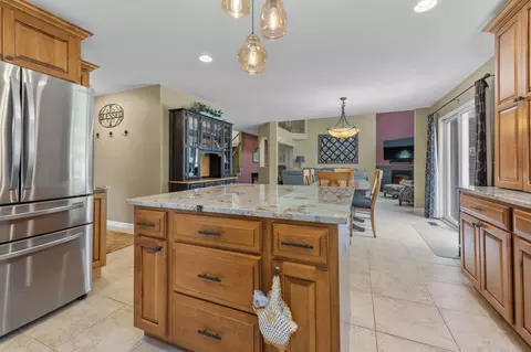 Kitchen - 18913 Strongford, Macomb, MI 48044 photo 2 of 3