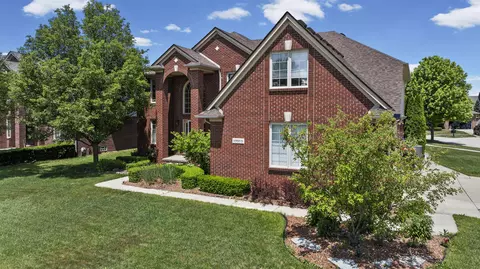Exterior - 18913 Strongford, Macomb, MI 48044 photo 4 of 9