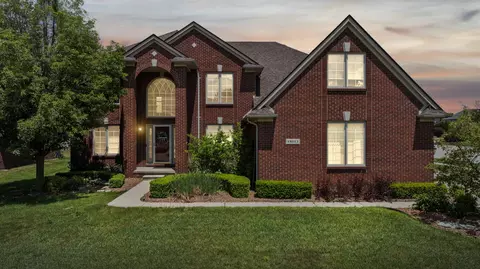 Exterior - 18913 Strongford, Macomb, MI 48044 photo 2 of 9