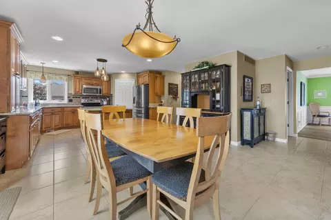 Dining - 18913 Strongford, Macomb, MI 48044 photo 3 of 4