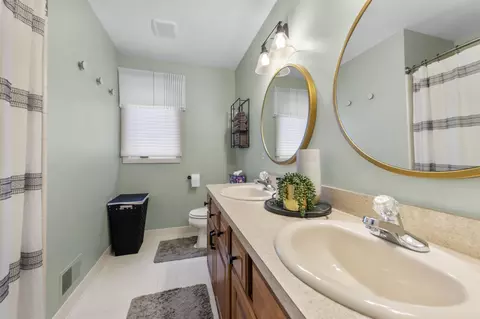 Bath - 18913 Strongford, Macomb, MI 48044 photo 4 of 6