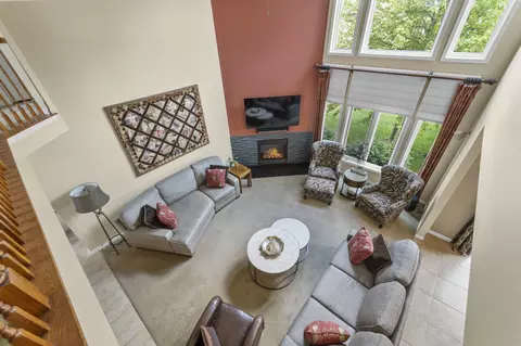 Living - 18913 Strongford, Macomb, MI 48044 photo 3 of 3