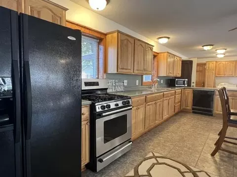 Kitchen - 5230 Pointview, Harrison, MI 48625 photo 6 of 7