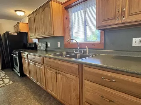 Kitchen - 5230 Pointview, Harrison, MI 48625 photo 3 of 7