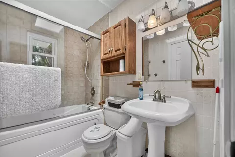Bath - 1792 E Lansing, Morrice, MI 48857 photo 1 of 2