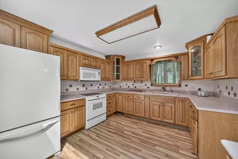 Kitchen - 1792 E Lansing, Morrice, MI 48857 photo 1 of 4