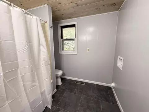 Bath - 619 Beverly, Harrison, MI 48625 photo 2 of 3