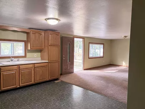 Living - 619 Beverly, Harrison, MI 48625 photo 3 of 4