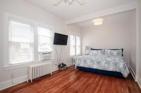 Bedroom - 891 Washington, Grosse Pointe, MI 48230 photo 1 of 9