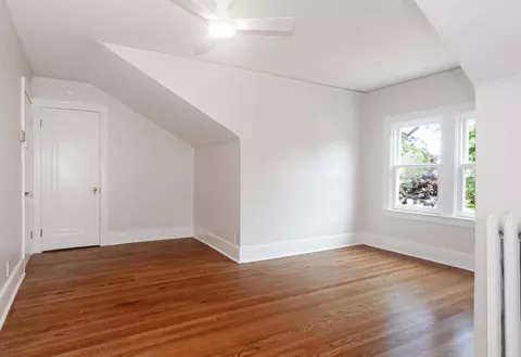 Bedroom - 891 Washington, Grosse Pointe, MI 48230 photo 4 of 9