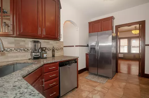 Kitchen - 891 Washington, Grosse Pointe, MI 48230 photo 3 of 3