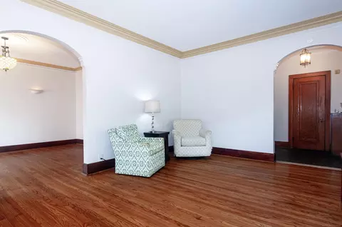 Living - 891 Washington, Grosse Pointe, MI 48230 photo 4 of 8