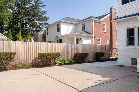 Exterior - 891 Washington, Grosse Pointe, MI 48230 photo 4 of 11