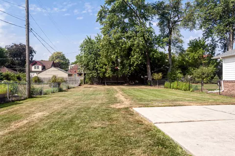 Exterior - 891 Washington, Grosse Pointe, MI 48230 photo 6 of 11