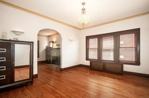 Living - 891 Washington, Grosse Pointe, MI 48230 photo 6 of 8