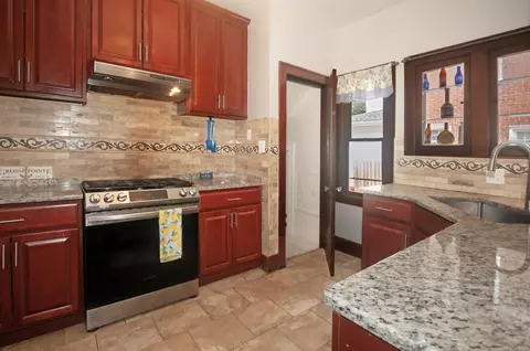 Kitchen - 891 Washington, Grosse Pointe, MI 48230 photo 2 of 3