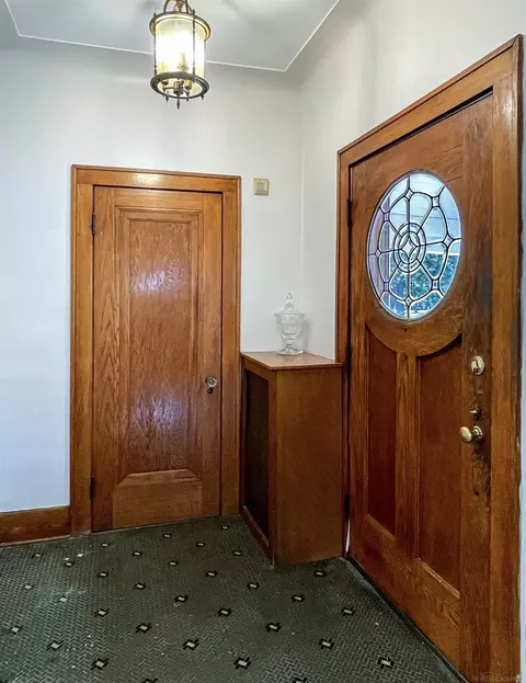 Entry Way - 891 Washington, Grosse Pointe, MI 48230 photo 1 of 5