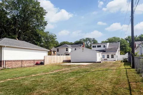 Exterior - 891 Washington, Grosse Pointe, MI 48230 photo 10 of 11