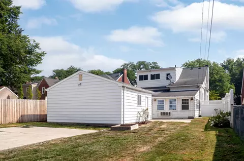 Exterior - 891 Washington, Grosse Pointe, MI 48230 photo 11 of 11
