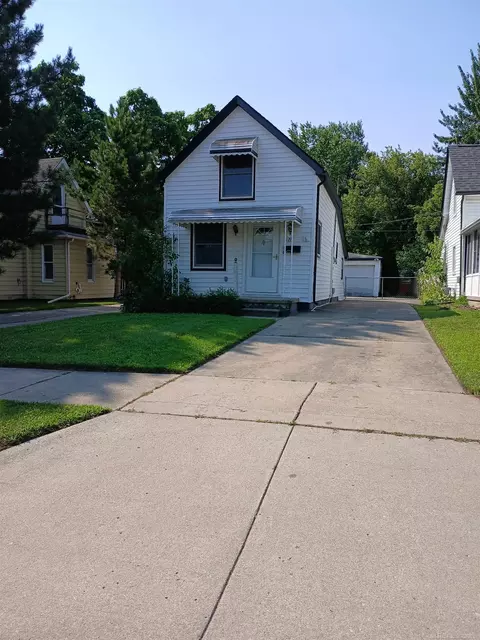 193 Robertson, Mount Clemens, MI 48043