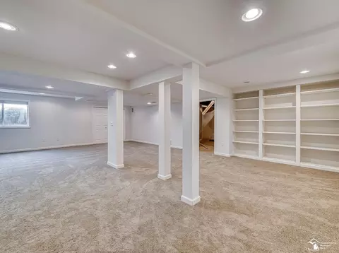 Living - 774 Windsor, Monroe, MI 48161 photo 5 of 7